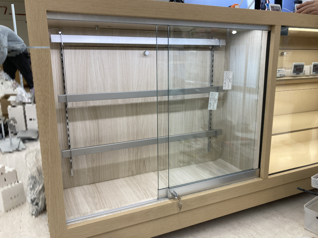 フック棒取り付け用のサイドレールを取り付けました。