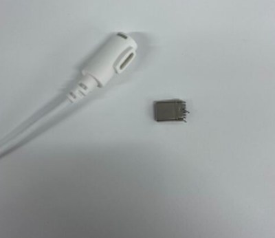 展示什器のケーブルが引っ張られて端子が抜けてしまうことも