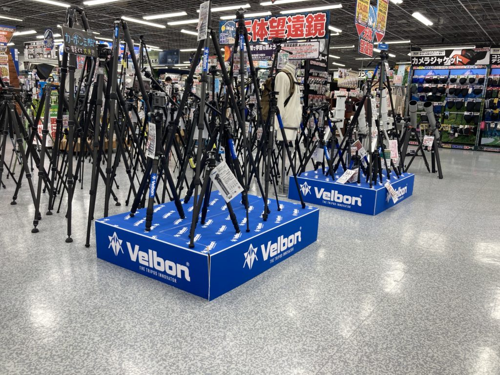什器設置した三脚売り場