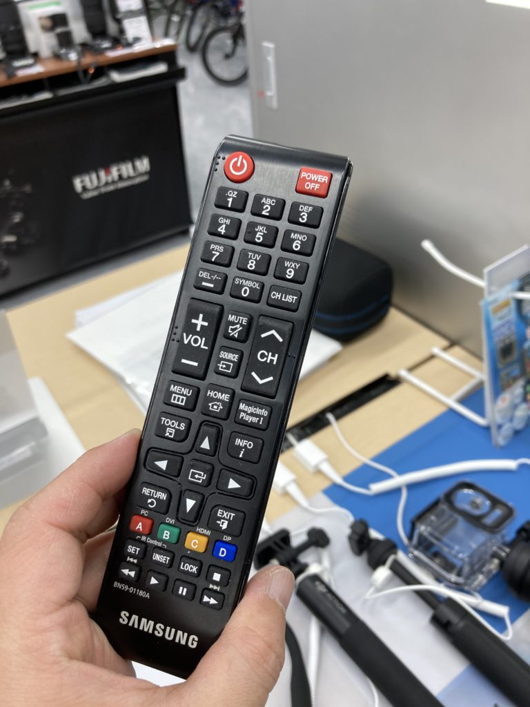 展示什器ディスプレイのリモコン