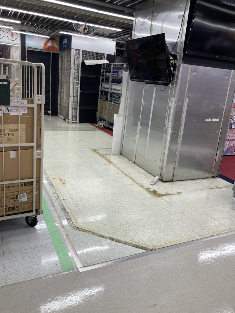 什器＋SIS施工中