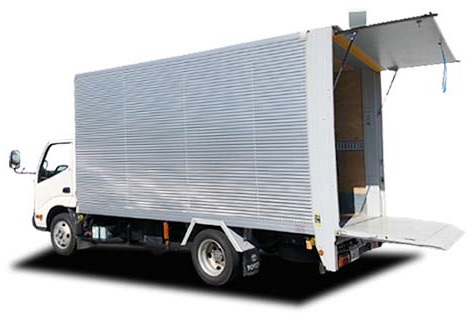 什器設置に使用するトラックアルミバン